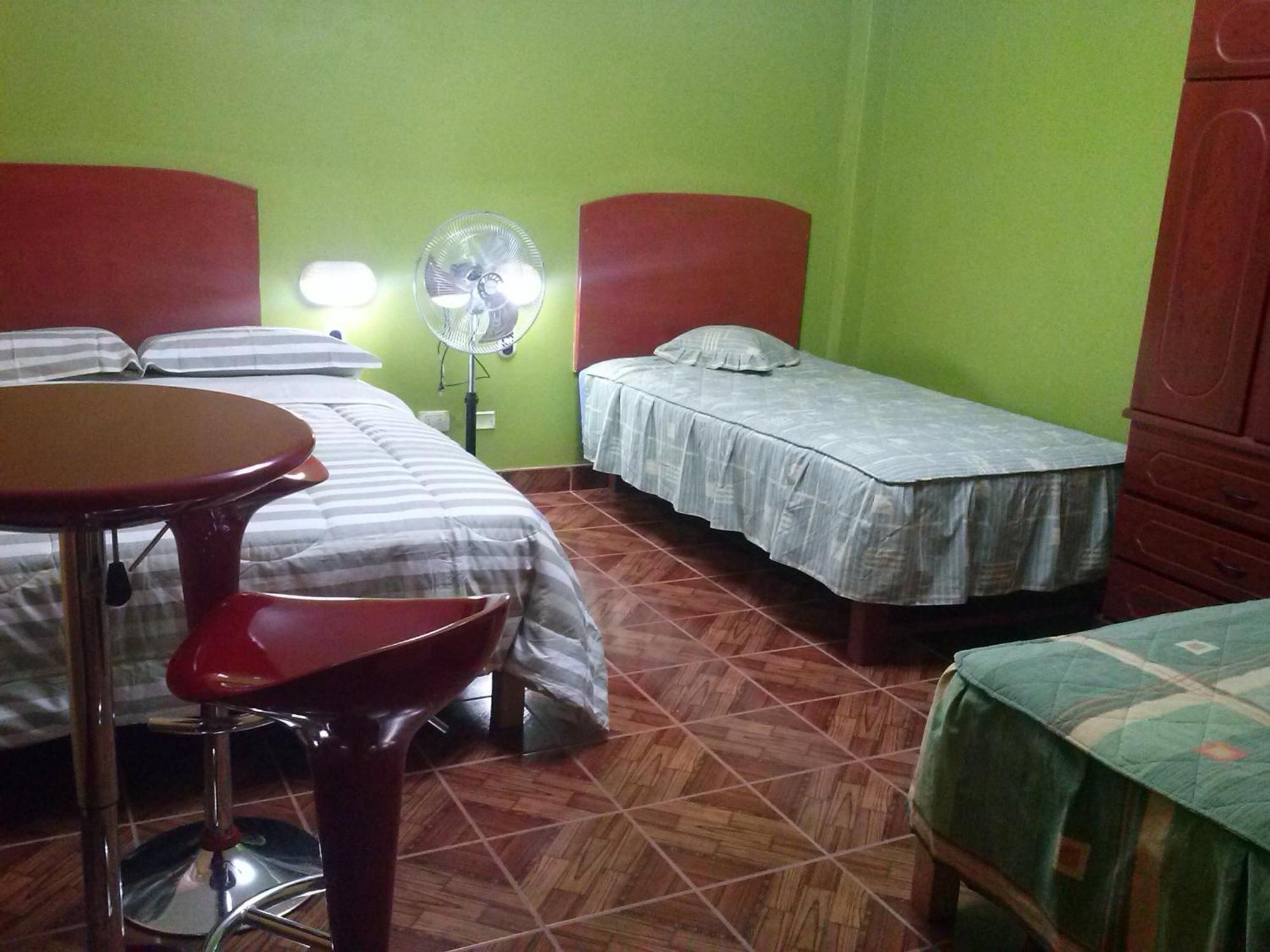 Hostal Real Alcazar Nazca Room photo